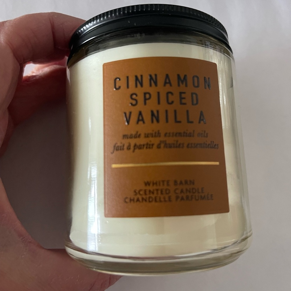White Barn Cinnamon Spiced Vanilla Single Wick Candle